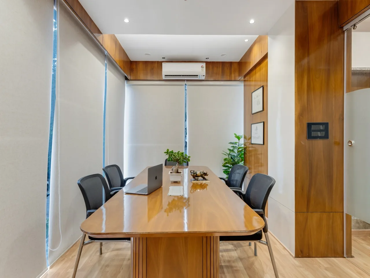 Meetspace Executive Boardroom — up to 10 executives